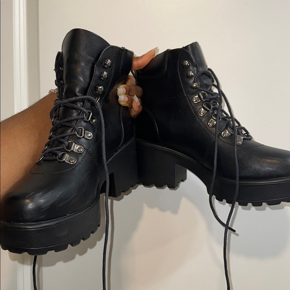 Nasty Gal Chunky Lace Up Platform Boots - Picture 7 of 7